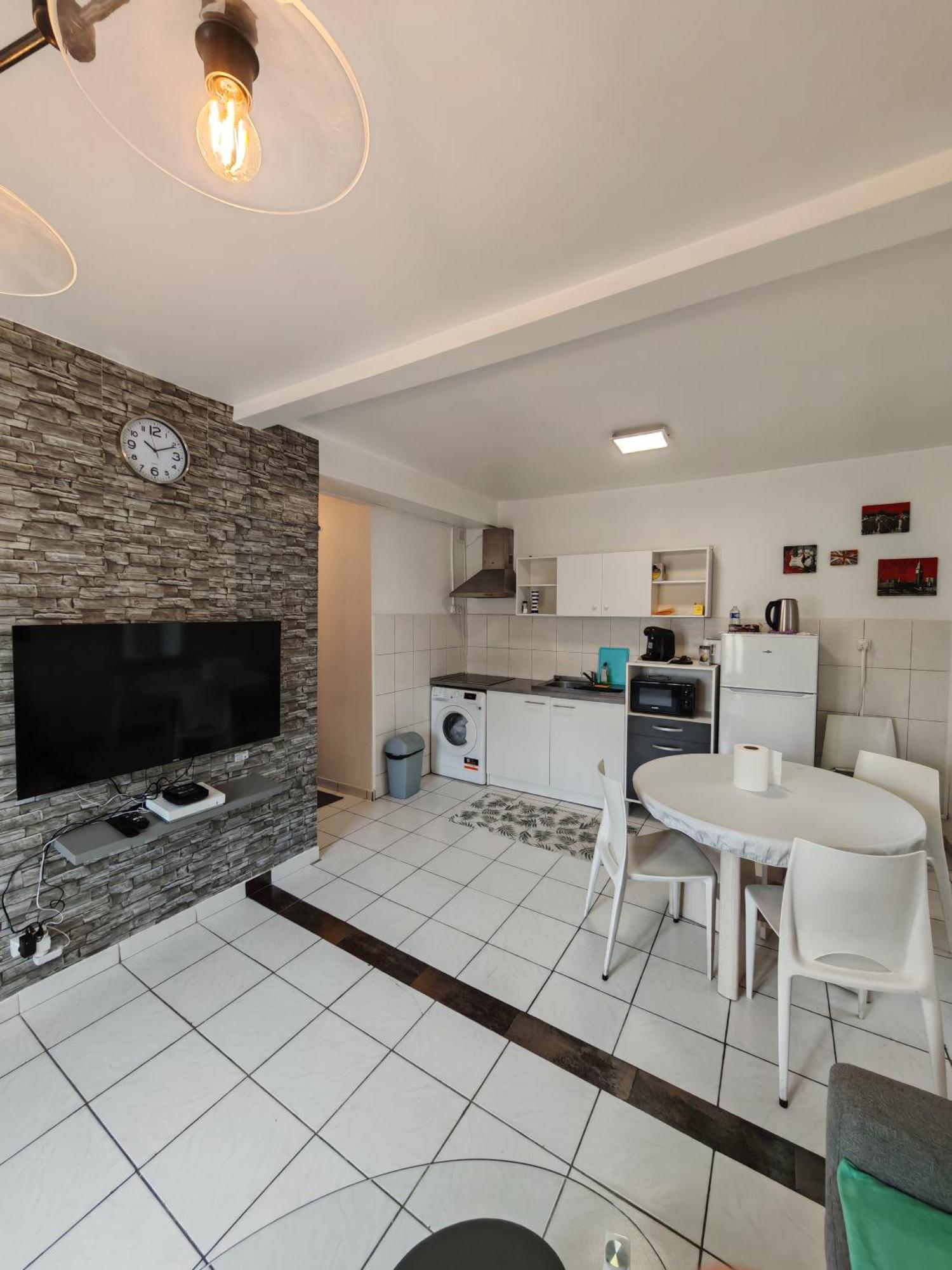 F1 200 Metre De La Gare Apartment Perpignan Exterior photo